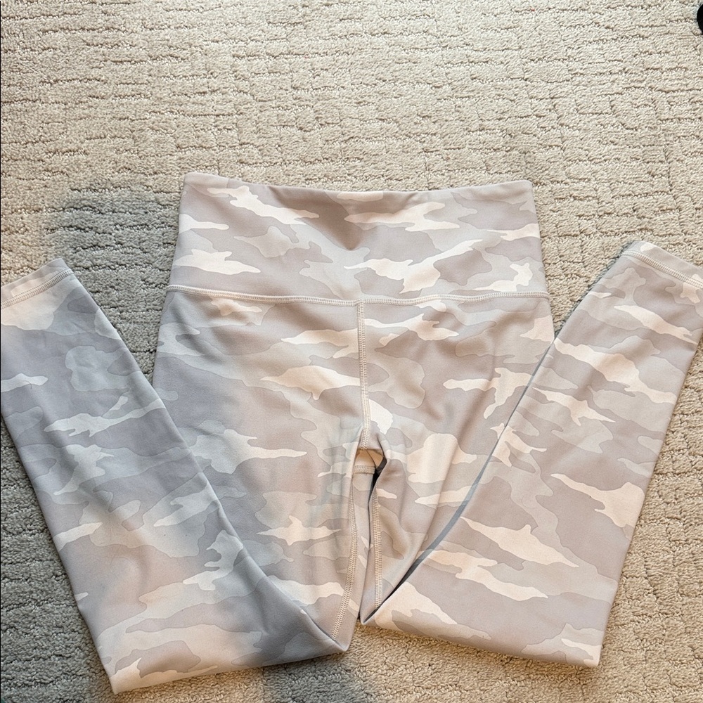 Athleta Womens 7/8 Camouflage Leggings - Gray and Cream